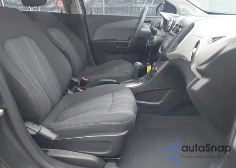 2015 Chevrolet Sonic Lt Auto z USA, uszkodzony, nr VIN 1G1JC5SH9F4114410